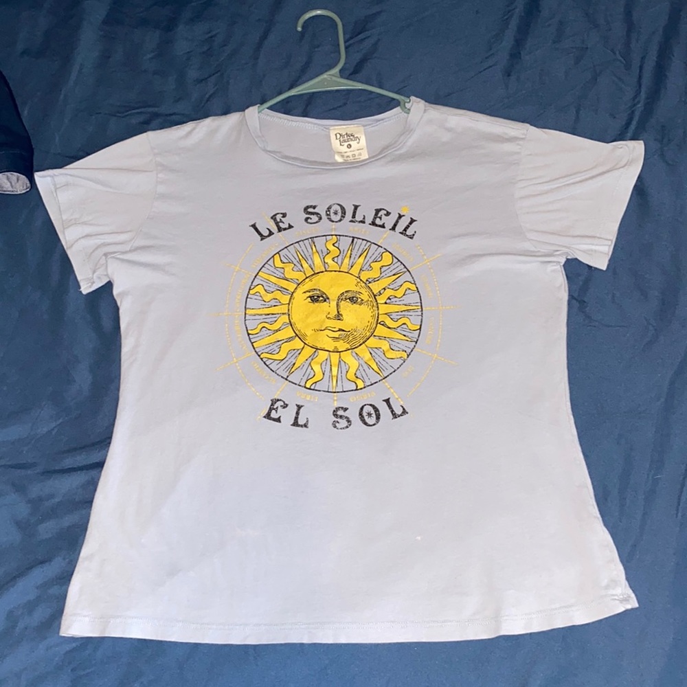 Brand: Dirtee Laundry ~ blue sun junior shirt large